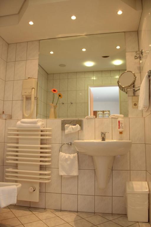 Hotel Ascania Aschersleben Rum bild